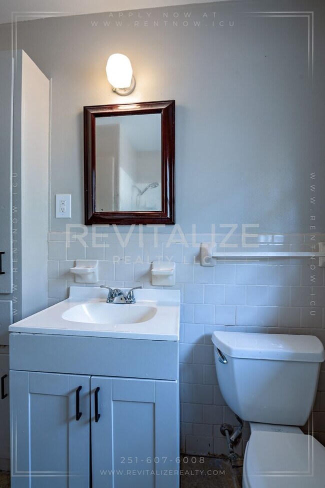 Building Photo - Beautiful 3 Bedroom/1 Bathroom Home in Mobile!