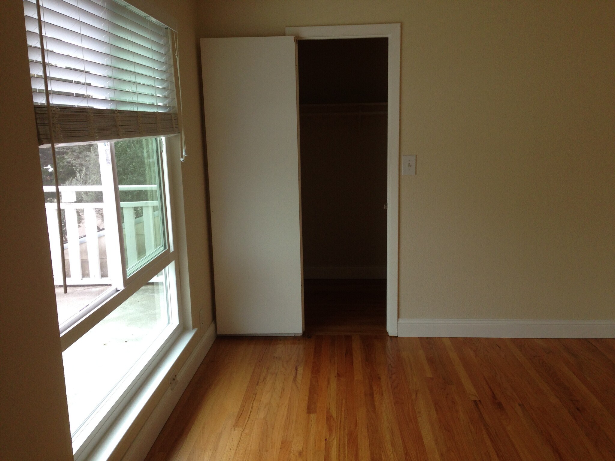 Building Photo - 115 Medinah Pl