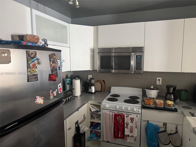 Building Photo - 492 NW 165th St