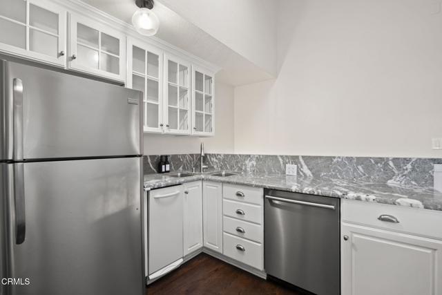 Building Photo - 999 Waterbury Ln