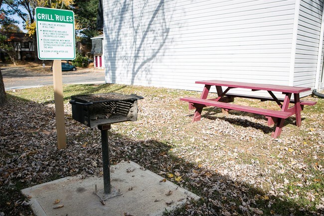 Building Photo - 4620 Central Ave