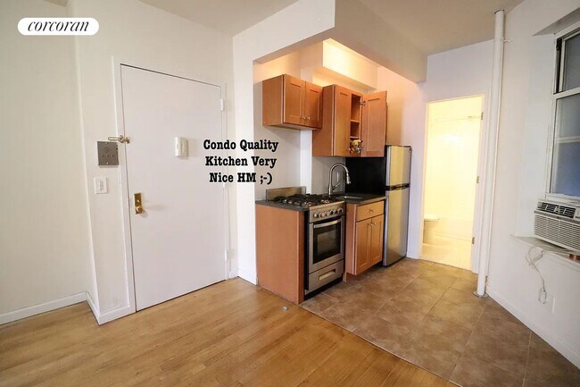 Building Photo - 535 E 87th St