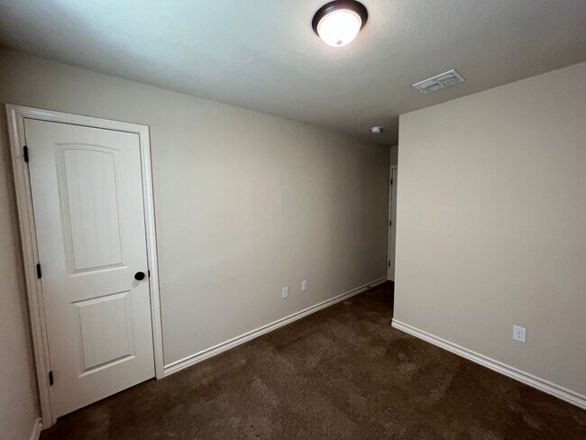 Building Photo - 7010 Micayla Cv