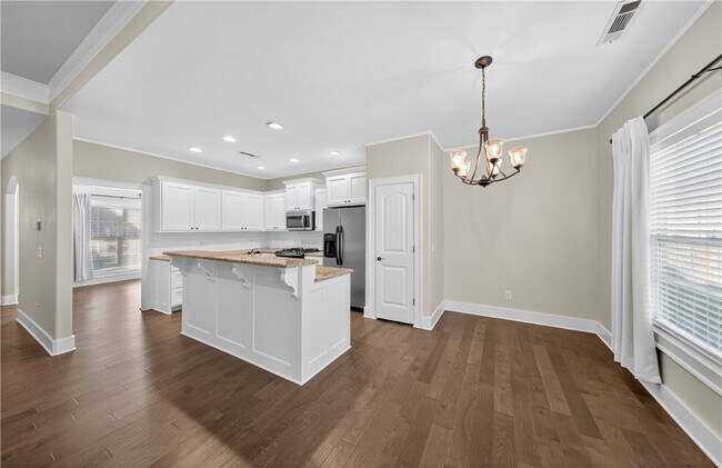 Building Photo - 1221 Chancery Ln