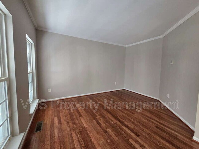 Building Photo - 2520 Post Oak Dr