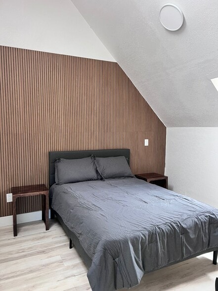 Building Photo - 496 Carr Ave