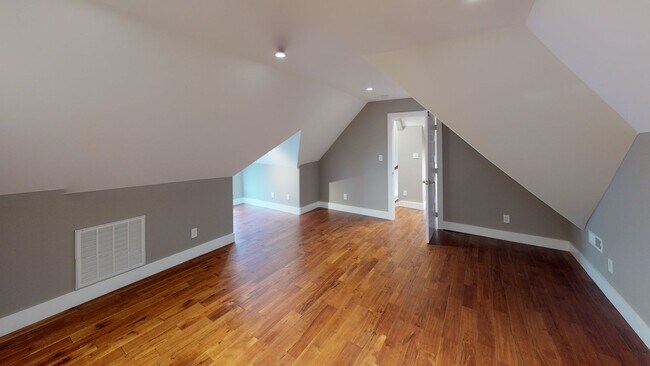Building Photo - 1603 Forest Ave