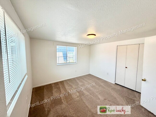 Building Photo - 5511 18th Ave S