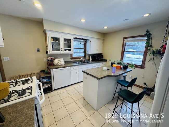 Building Photo - 1829 Louisiana Ave S