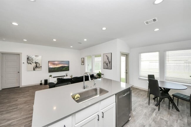 Building Photo - 7706 Caspian Rnch Dr