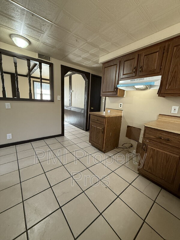 Building Photo - 6537 N 58th St