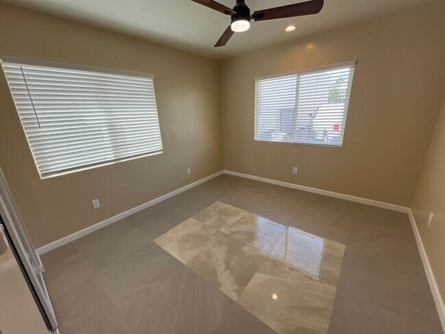 Building Photo - 4858 Palm Ave