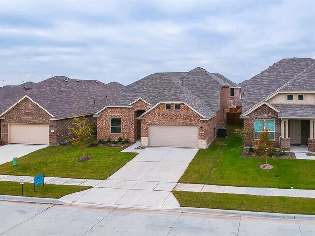 Building Photo - 7633 Spring Dr