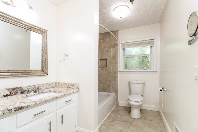Building Photo - Charming 3-Bed, 2-Bath Home in Columbia’s Serene Highgate Neighborhood!