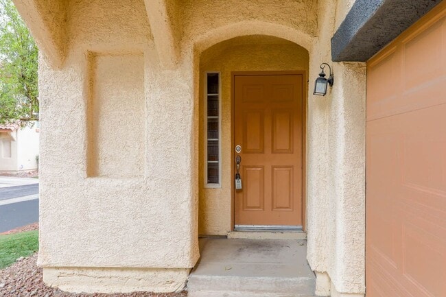 Building Photo - Northwest 3 Bedroom 2.5 Bath Home In Gated...