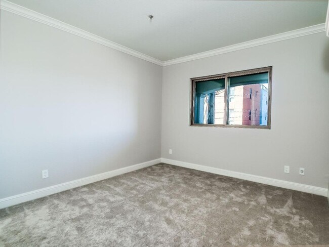 Building Photo - Upgraded 1BR Condo with Balcony & In-Unit Laundry in Downtown Gilroy