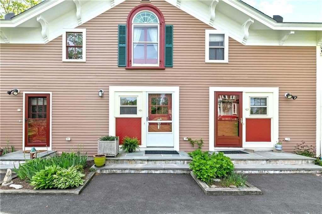 Building Photo - 97 Narragansett Ave