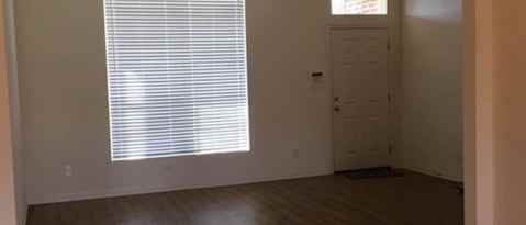 Building Photo - 208 E Jade Dr