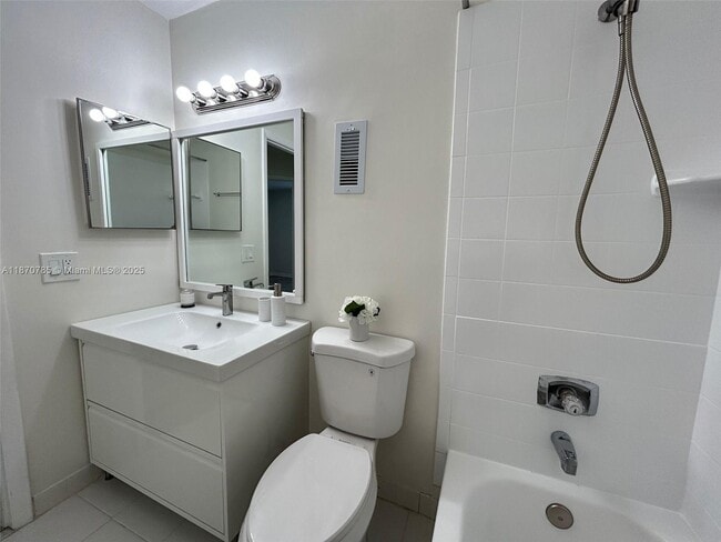 Building Photo - 11047 SW 154th Ct