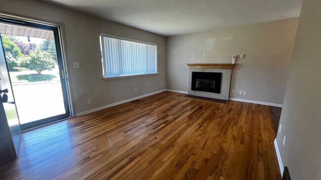 Building Photo - Available Now!! 3-bedroom, 2 bath home on a corner lot near Hamblen Elementary School