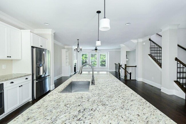 Building Photo - 1265 Linden Ct