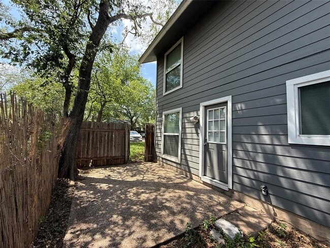 Building Photo - 4520 Depew Ave