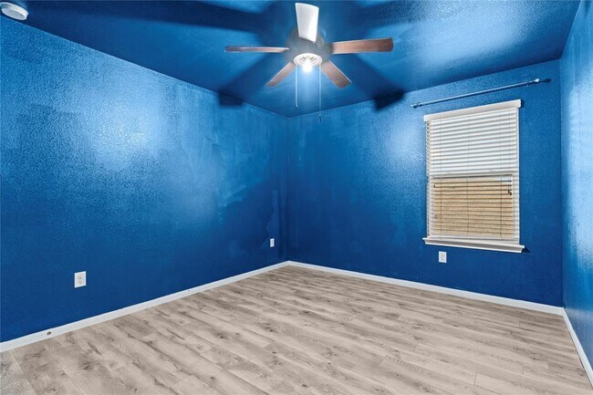 Building Photo - 407 Camellia Dr