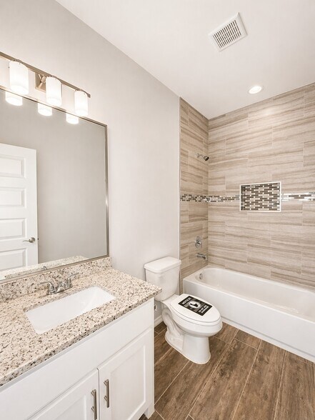 Building Photo - 4905 N Winona Dr