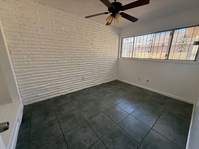 Building Photo - 3008 Lourdes St