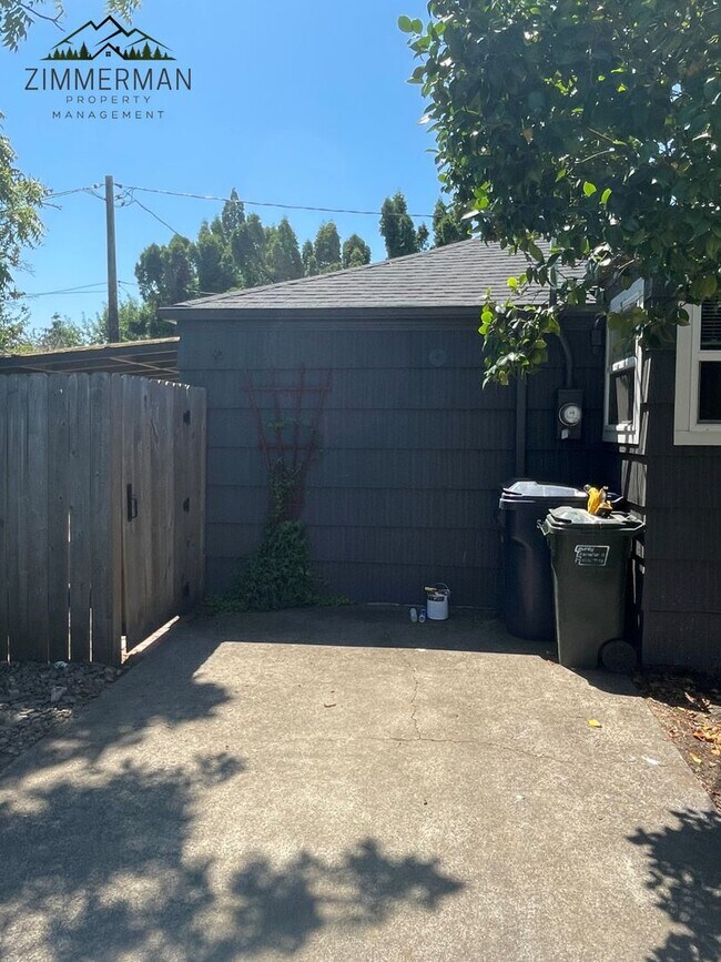 Building Photo - 611 Centennial Blvd