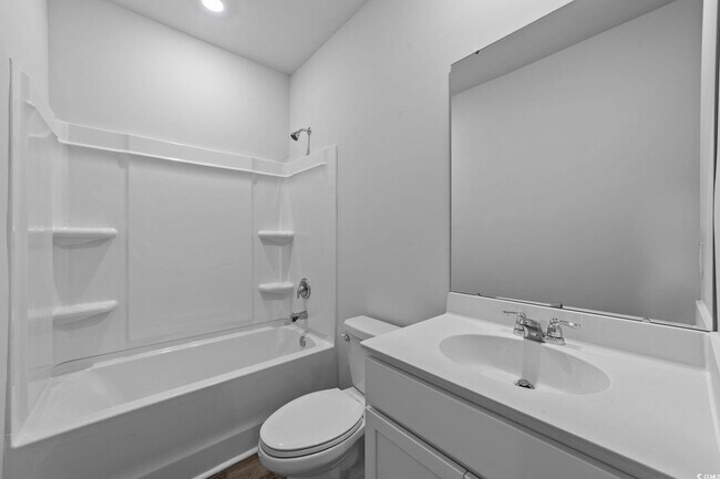 Building Photo - 136 Talladega Dr