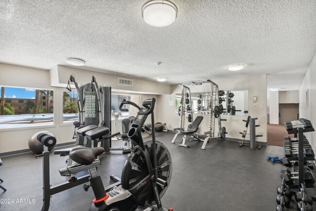 Building Photo - 7625 E Camelback Rd