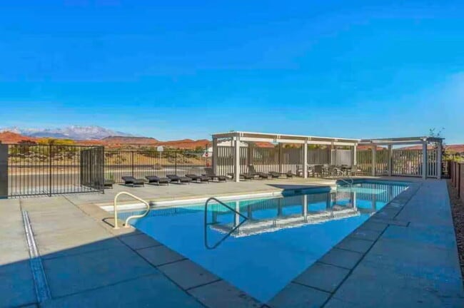 Building Photo - 960 Heritage Dr