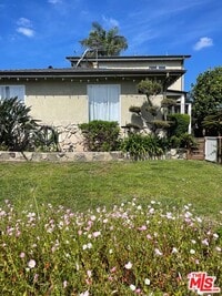 Building Photo - 8503 Lilienthal Ave