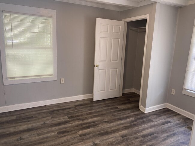 Building Photo - 509 Reid Ave