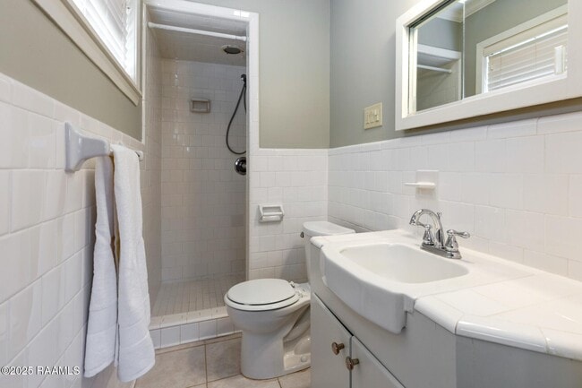 Building Photo - 101 Alonda Dr