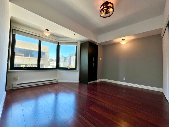 Building Photo - 601 Van Ness Ave
