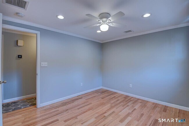 Building Photo - 115 Heywood Dr