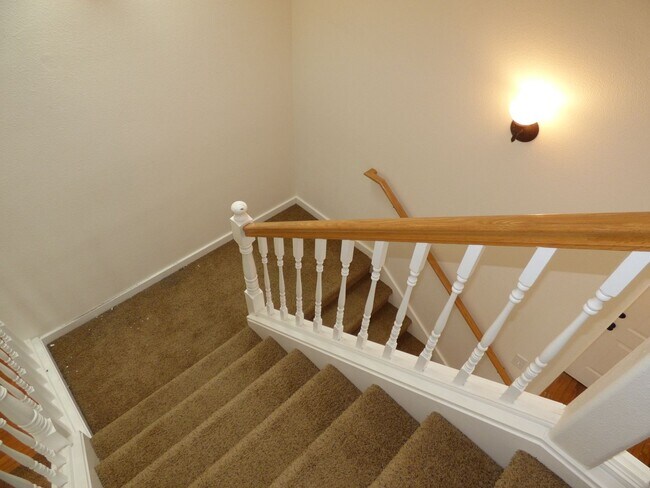 Building Photo - 3 Bed 2 bath home in North Salem!