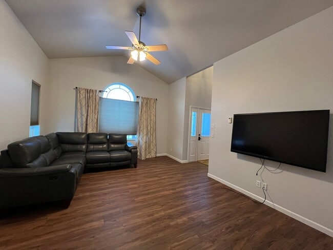 Building Photo - 4 bedroom home in Doyon Estates