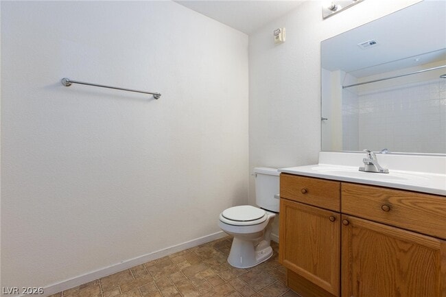 Building Photo - 10525 Pine Glen Ave