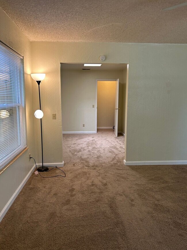 Building Photo - Come See Today