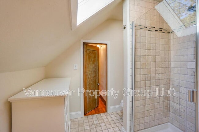 Building Photo - 2814 H St
