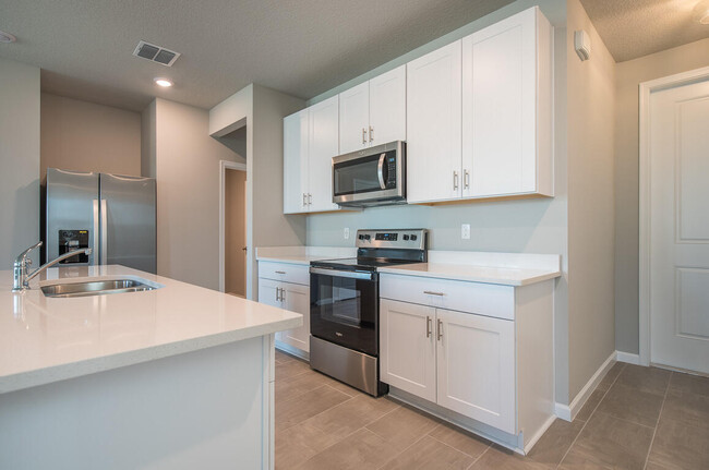 Building Photo - 3918 SE Mentmore Ln