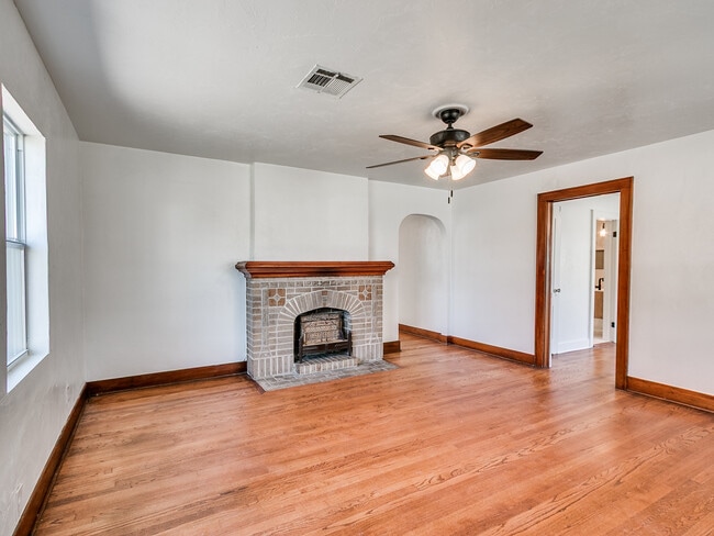Building Photo - 2212 N Kelham Ave