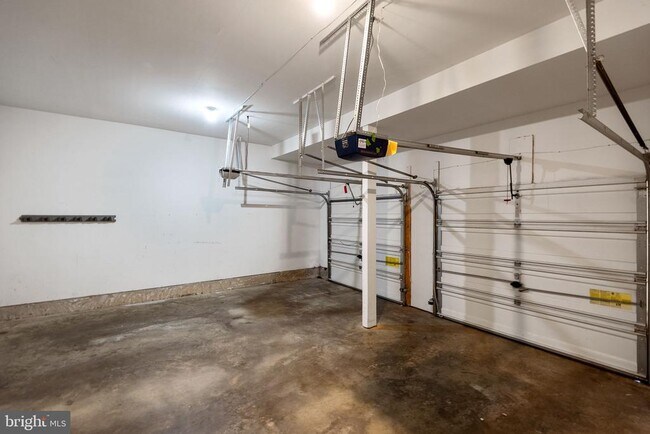 Building Photo - 2202 Sarah Woods Ct