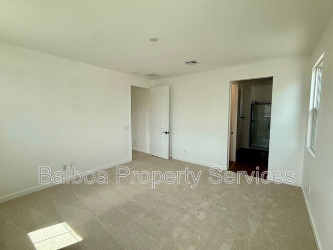 Building Photo - 2345 E Stephens Ct