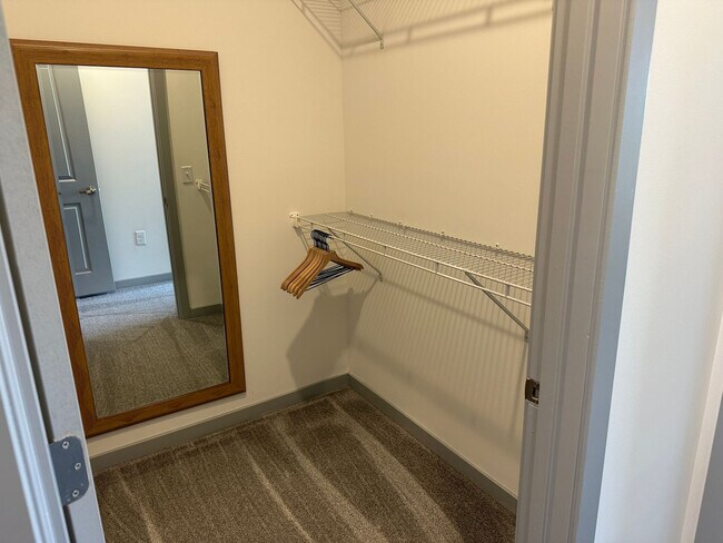 Building Photo - 5102 Aldersgate Dr