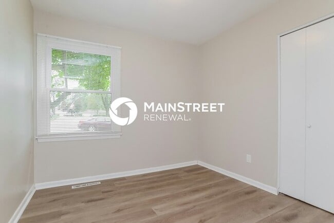 Building Photo - 3 Bedroom Pet-Friendly Home in BELTON, MO with Main Street Renewal