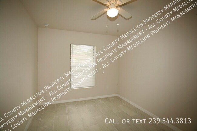 Building Photo - 1309 SE 8th Pl